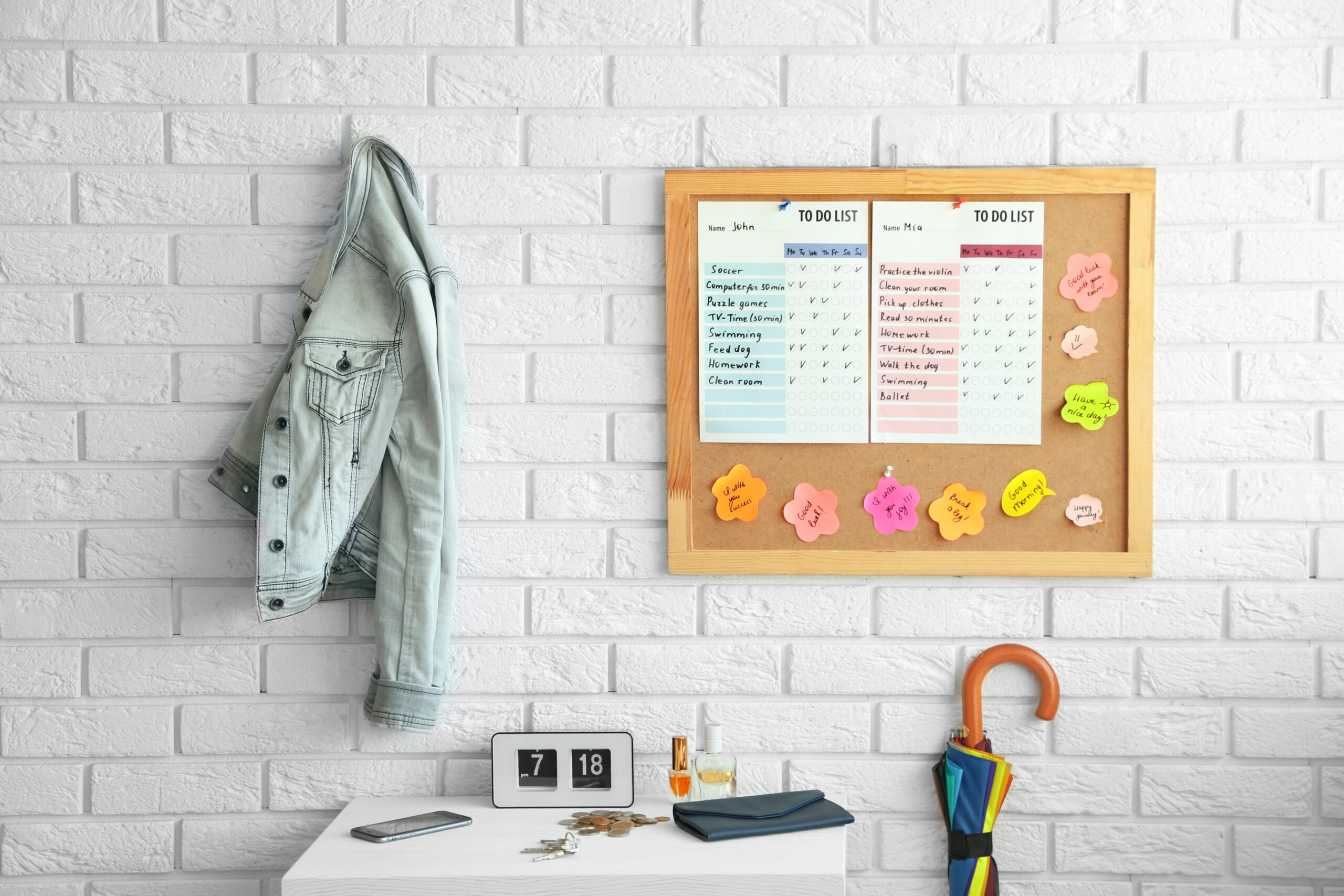 Quadro de rotina visual com desenhos e atividades diárias